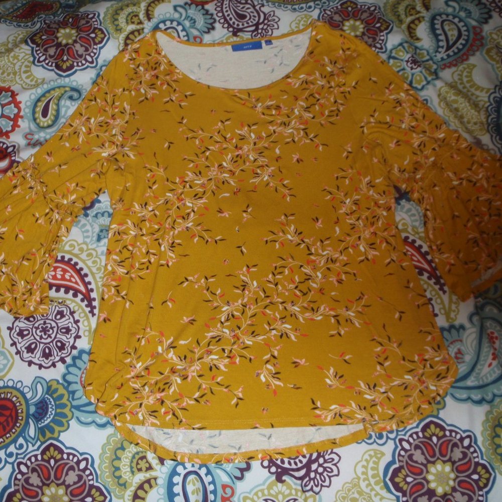 COPY - Ladies Apt 9 Top - Size L